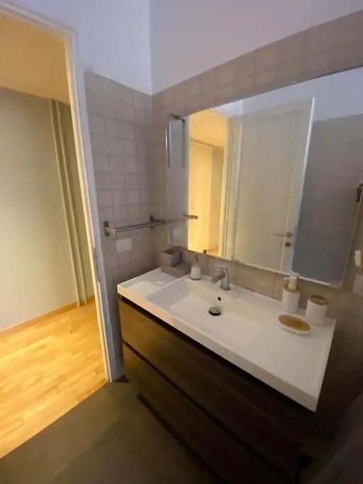 Lovely Apartment Near Metro A Re Di Roma Italy